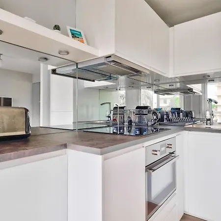 Superbe Avec Terrasse A 10 Min De La Appartement Cannes