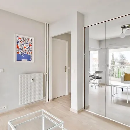 Appartement Superbe Avec Terrasse A 10 Min De La Cannes