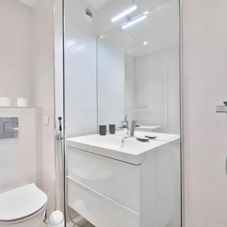 Superbe Avec Terrasse A 10 Min De La 아파트 칸느