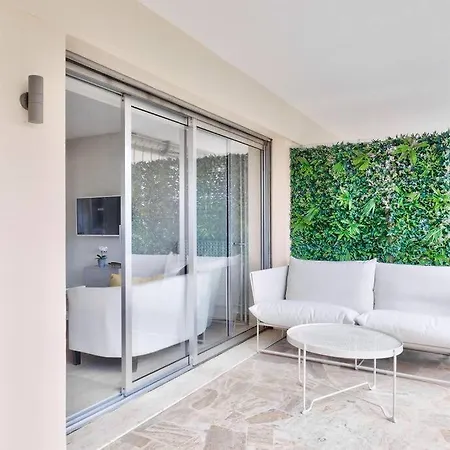 Lägenhet Superbe Avec Terrasse A 10 Min De La Cannes